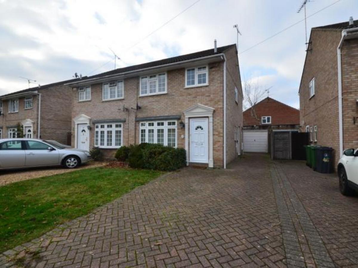 Picture of Home For Rent in Camberley, Surrey, United Kingdom