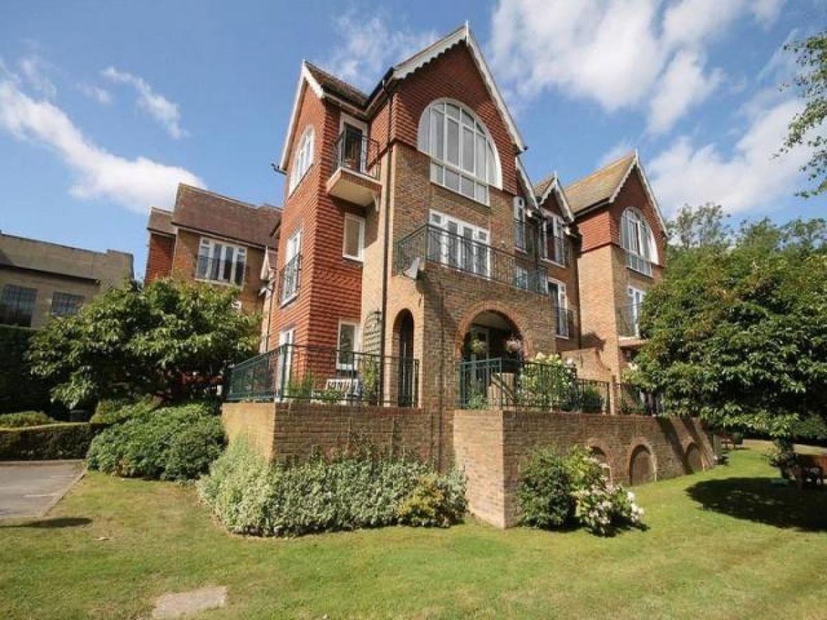 Picture of Apartment For Rent in Leatherhead, Surrey, United Kingdom