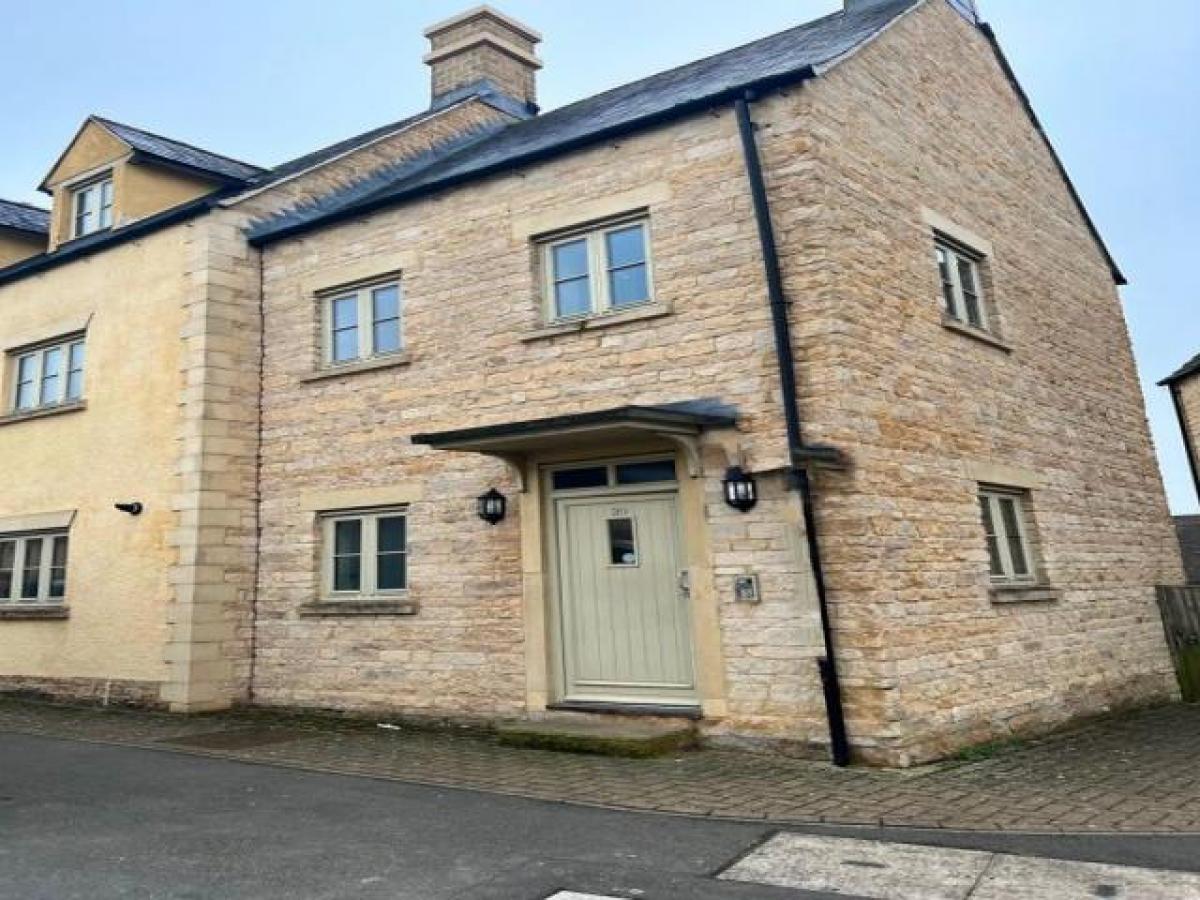 Picture of Apartment For Rent in Cirencester, Gloucestershire, United Kingdom