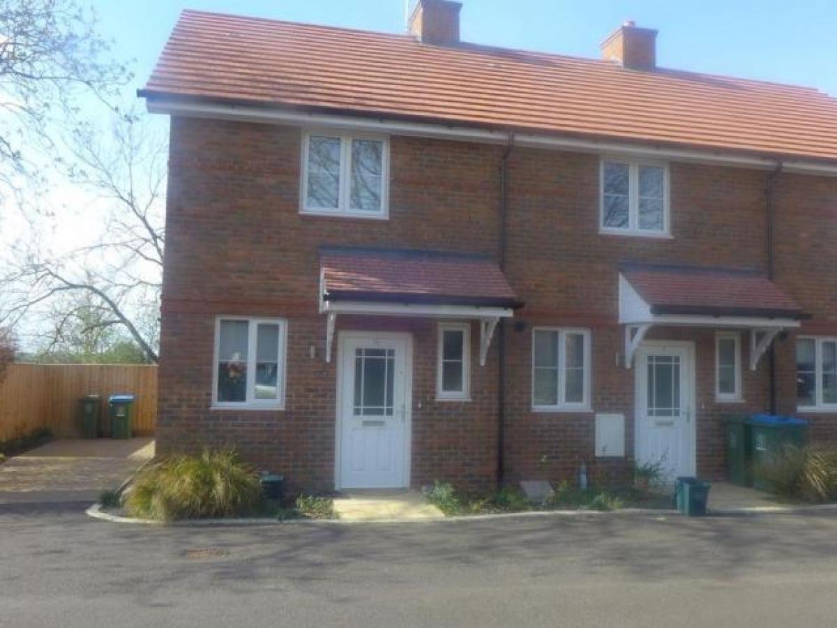 Picture of Home For Rent in Aylesbury, Buckinghamshire, United Kingdom