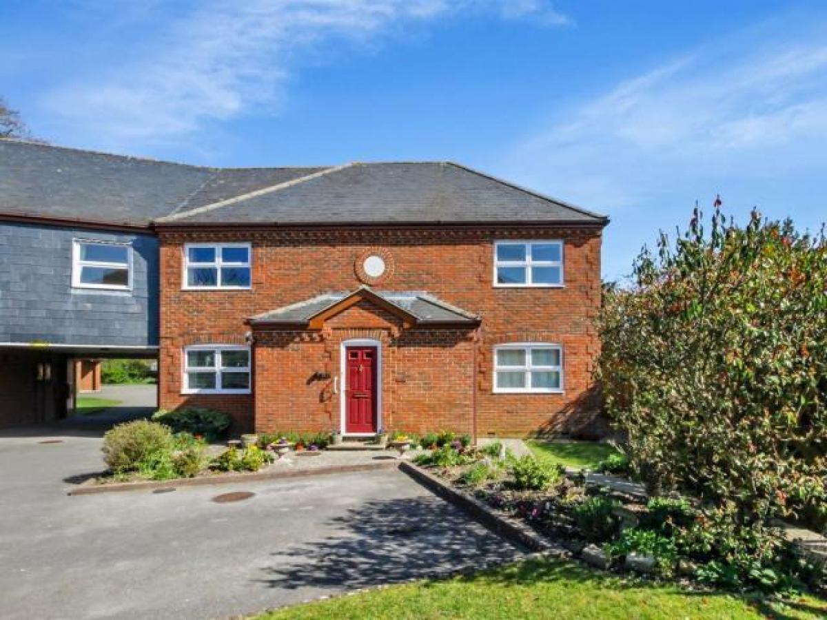 Picture of Apartment For Rent in Chichester, West Sussex, United Kingdom