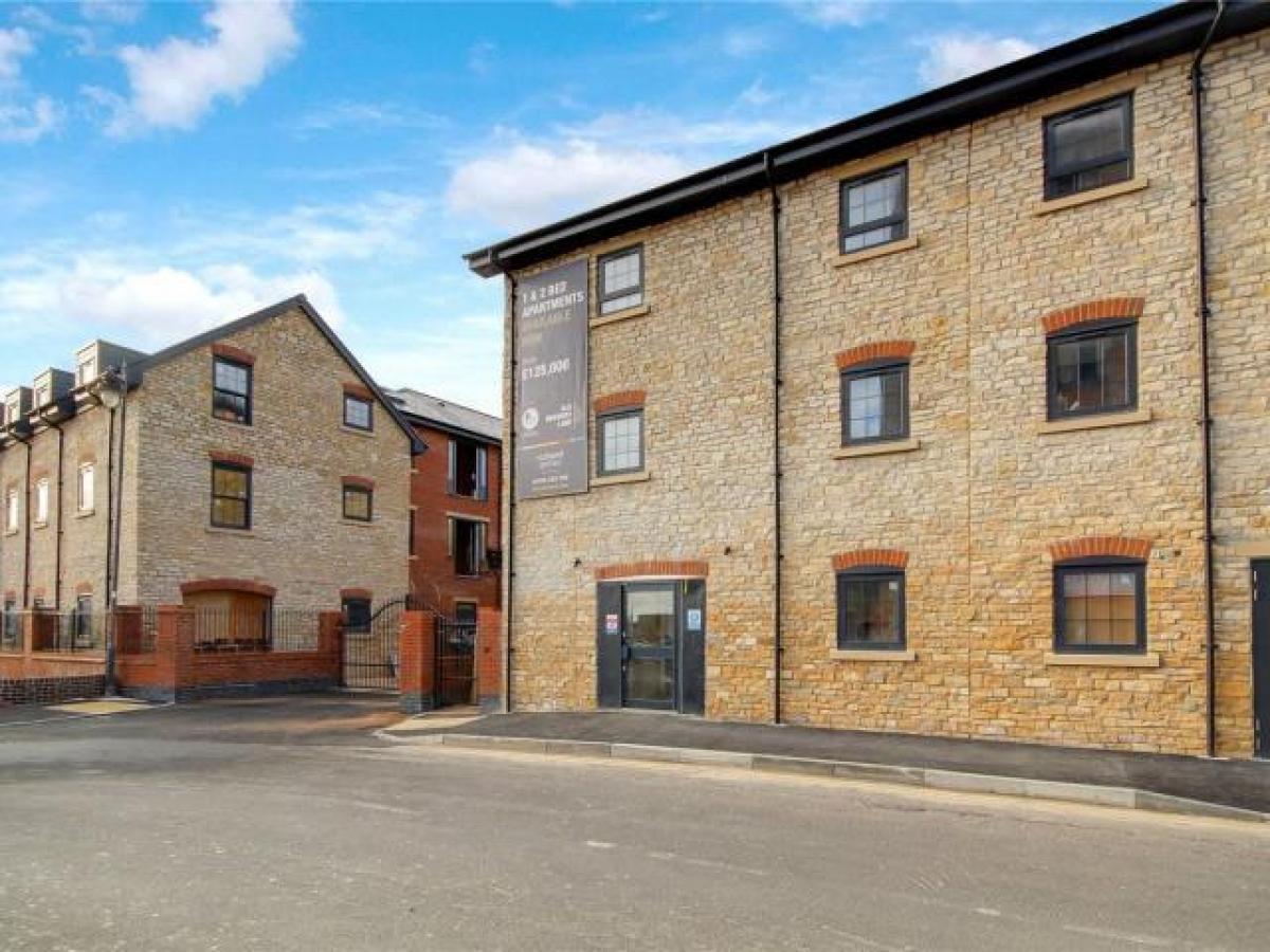Picture of Apartment For Rent in Swindon, Wiltshire, United Kingdom