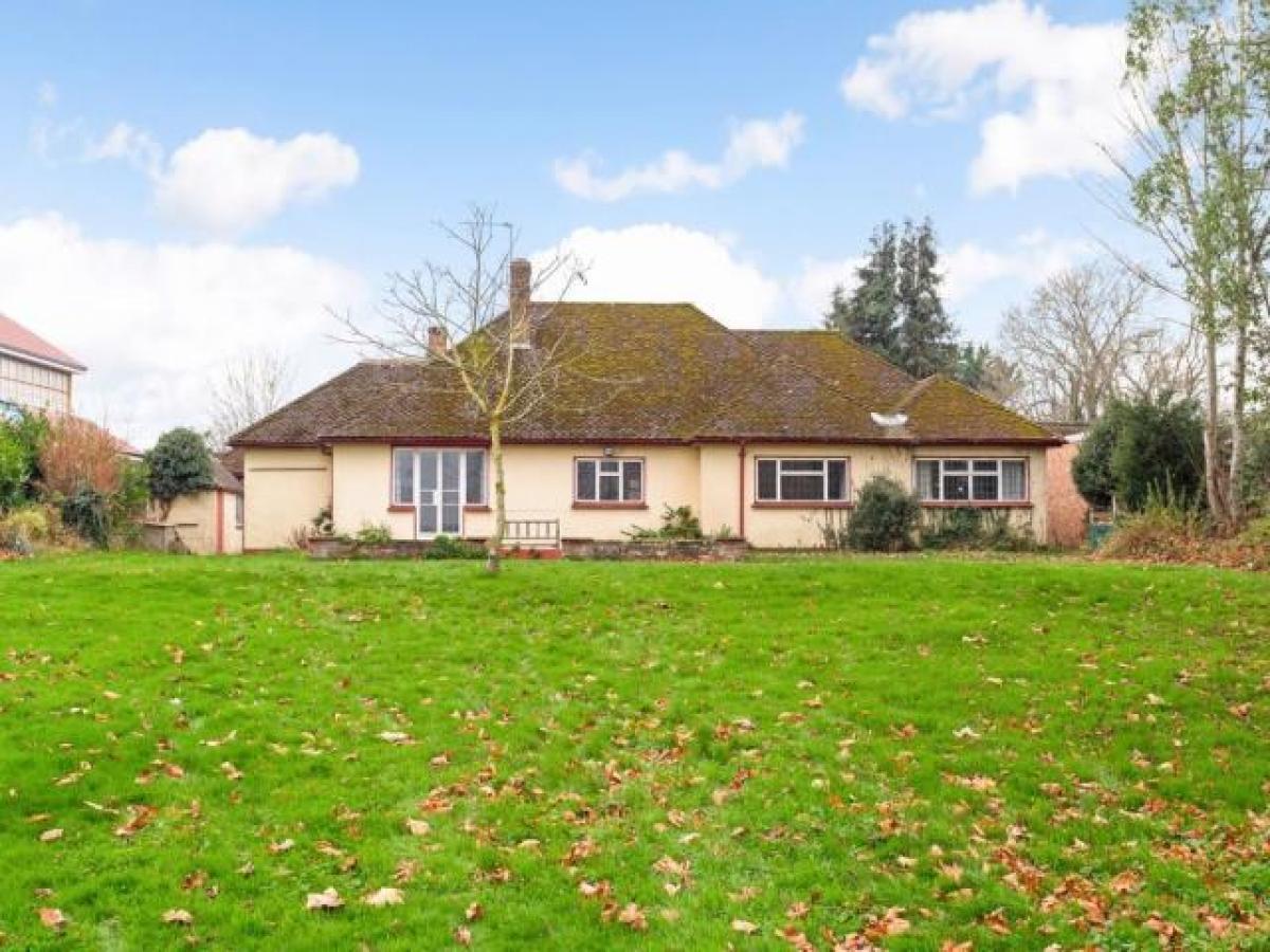 Picture of Bungalow For Rent in Windsor, Berkshire, United Kingdom