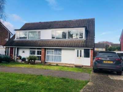 Home For Rent in Crawley, United Kingdom