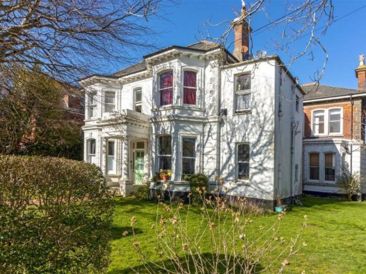Picture of Apartment For Rent in Worthing, West Sussex, United Kingdom