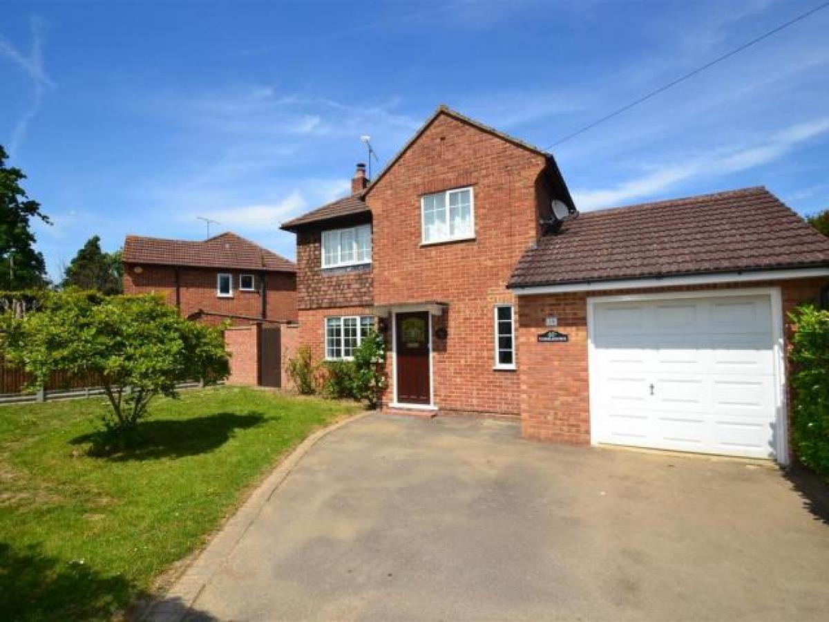 Picture of Home For Rent in Horley, Surrey, United Kingdom