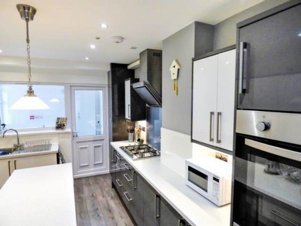 Picture of Apartment For Rent in Oldbury, West Midlands, United Kingdom