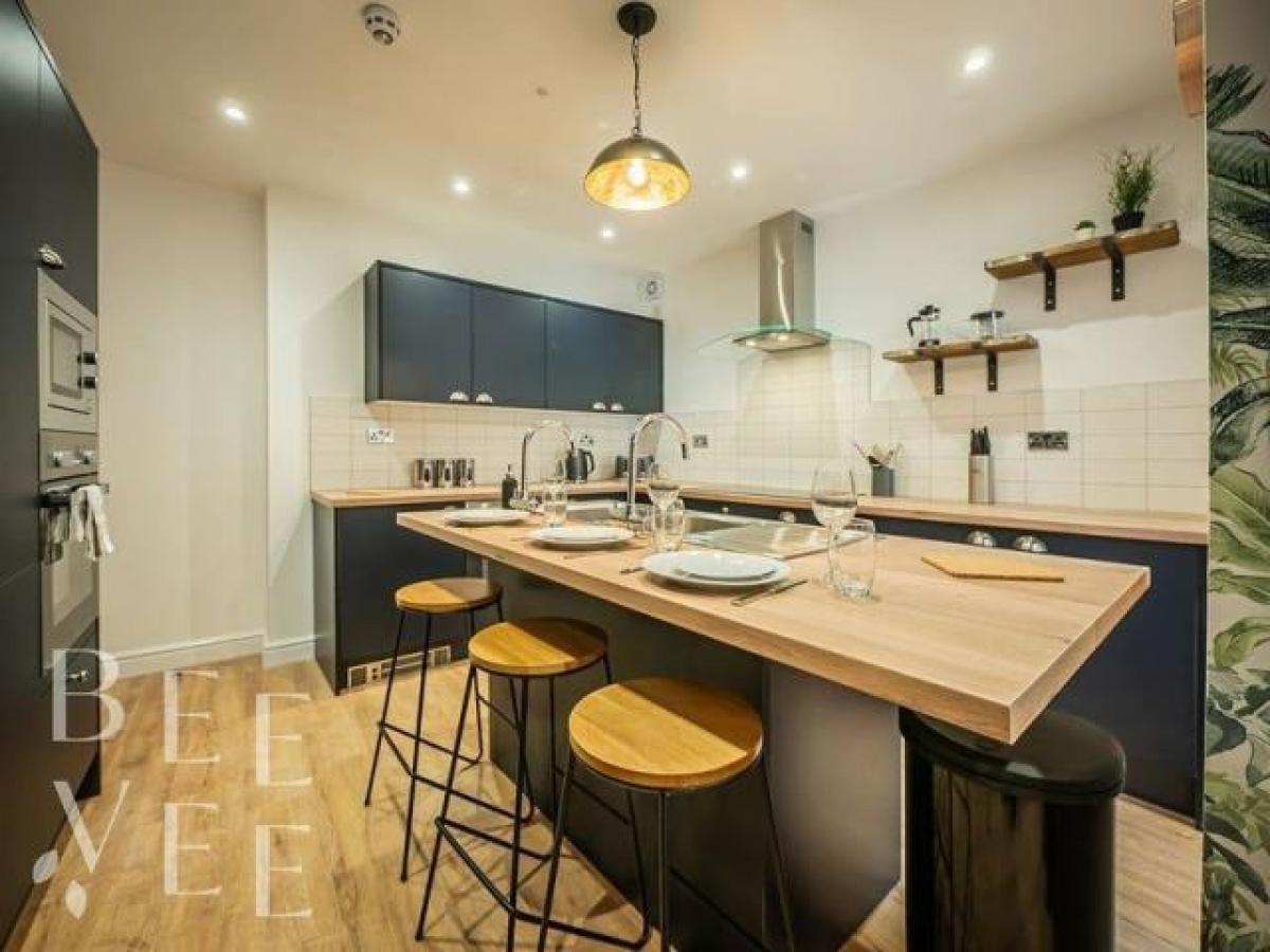 Picture of Apartment For Rent in Smethwick, West Midlands, United Kingdom