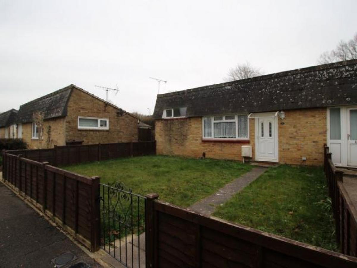 Picture of Bungalow For Rent in Basingstoke, Hampshire, United Kingdom