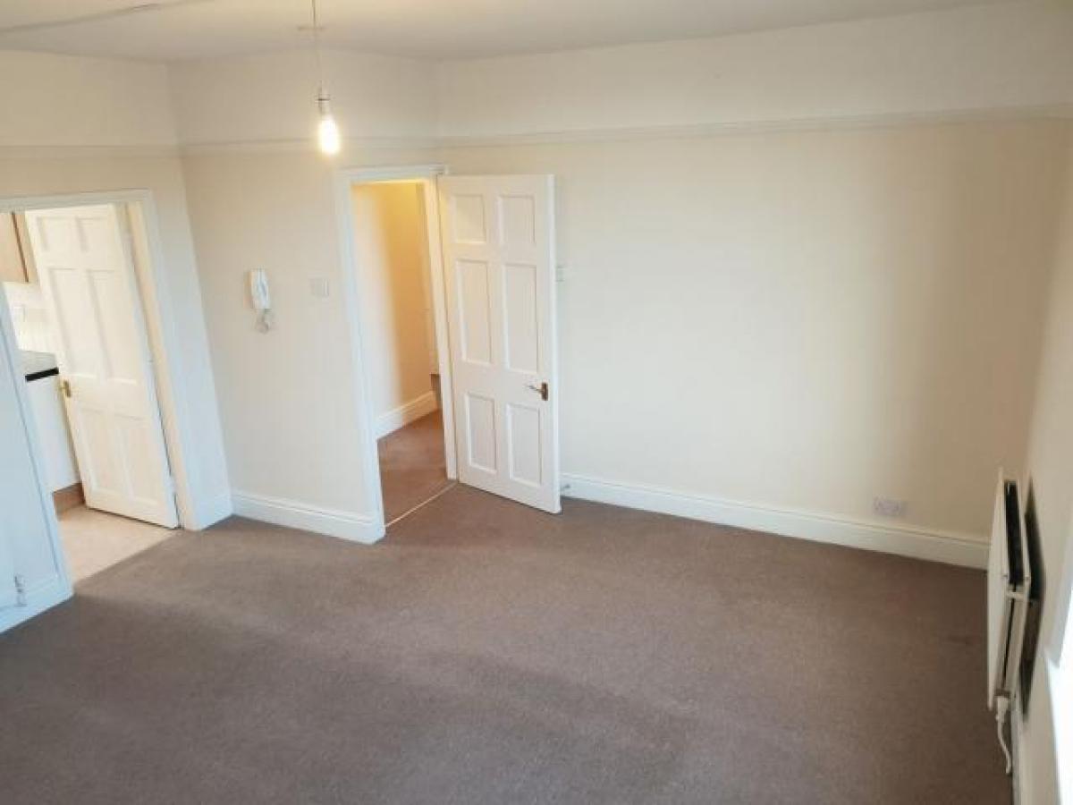 Picture of Apartment For Rent in Bilston, West Midlands, United Kingdom