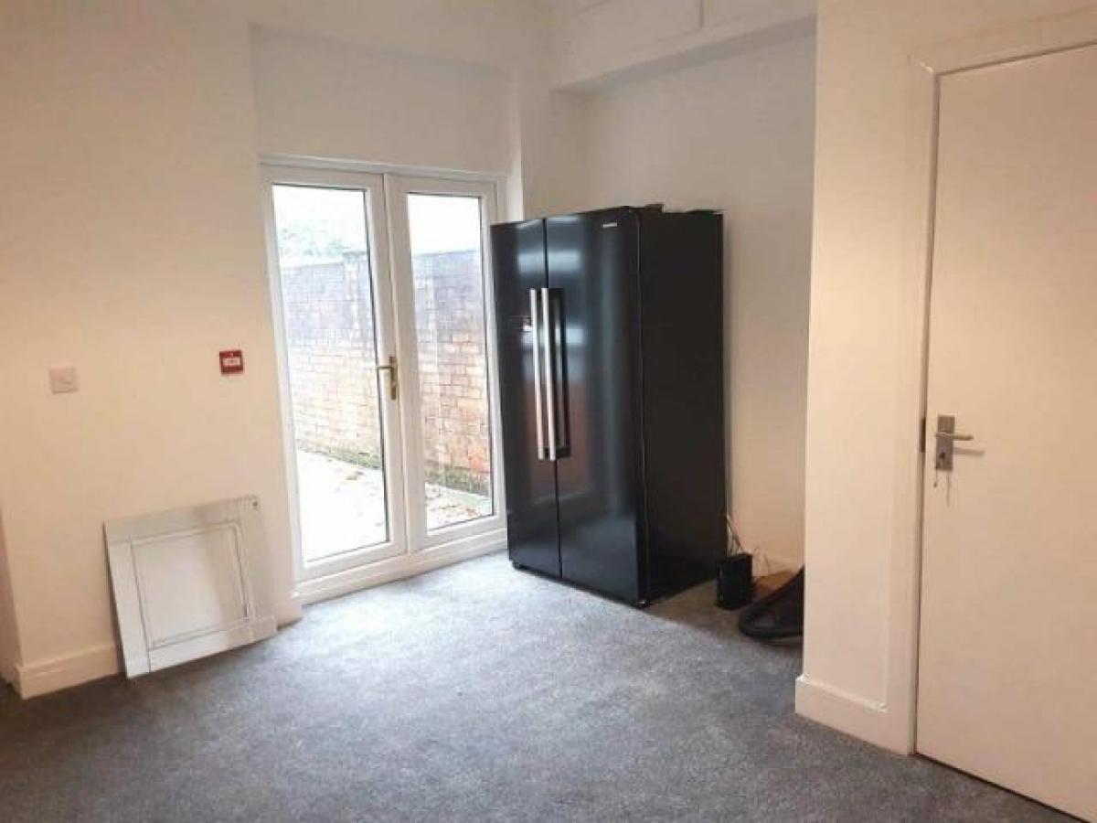 Picture of Apartment For Rent in West Bromwich, West Midlands, United Kingdom