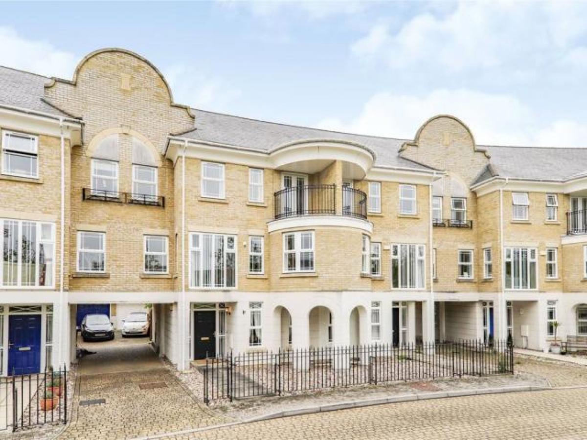 Picture of Home For Rent in Camberley, Surrey, United Kingdom