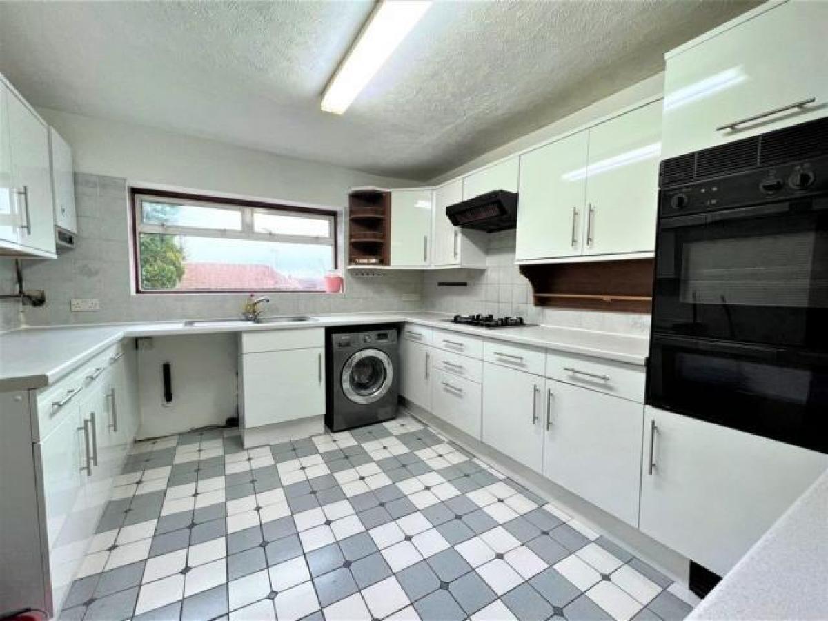 Picture of Apartment For Rent in Woking, Surrey, United Kingdom
