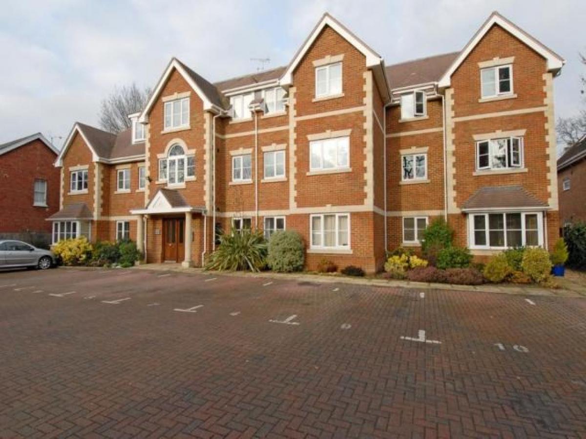 Picture of Apartment For Rent in Sandhurst, Berkshire, United Kingdom