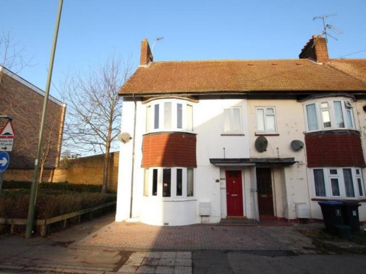 Picture of Home For Rent in Woking, Surrey, United Kingdom