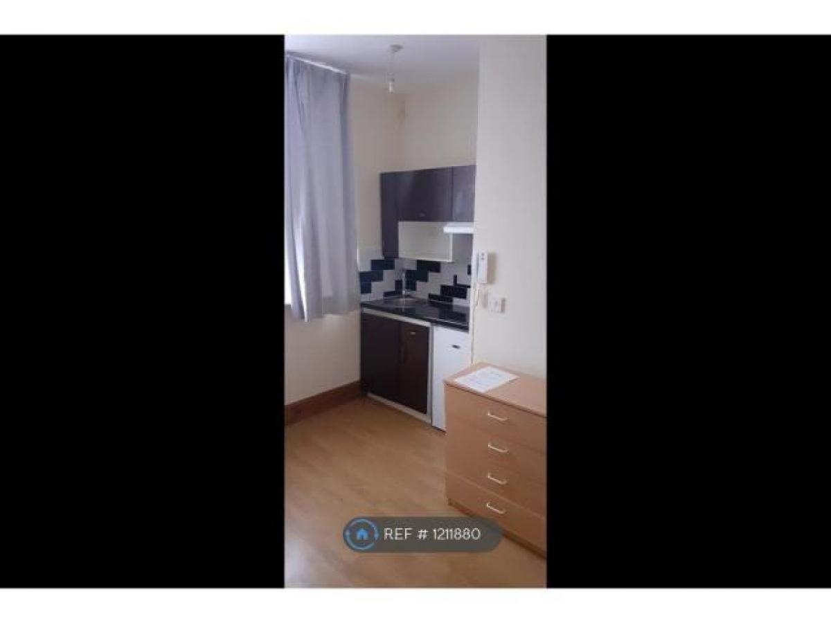 Picture of Apartment For Rent in Mitcham, Greater London, United Kingdom