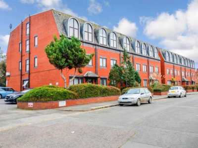 Apartment For Rent in Brentford, United Kingdom