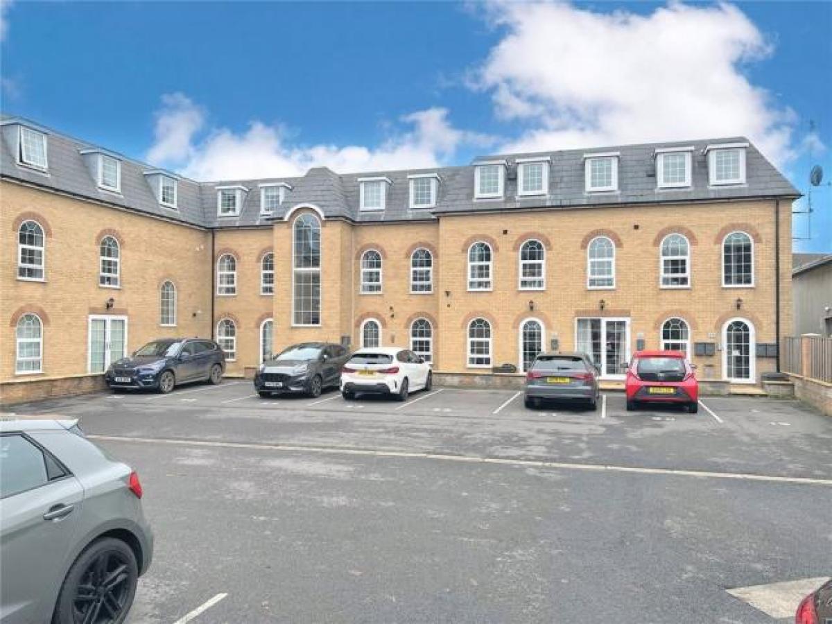 Picture of Apartment For Rent in Cirencester, Gloucestershire, United Kingdom