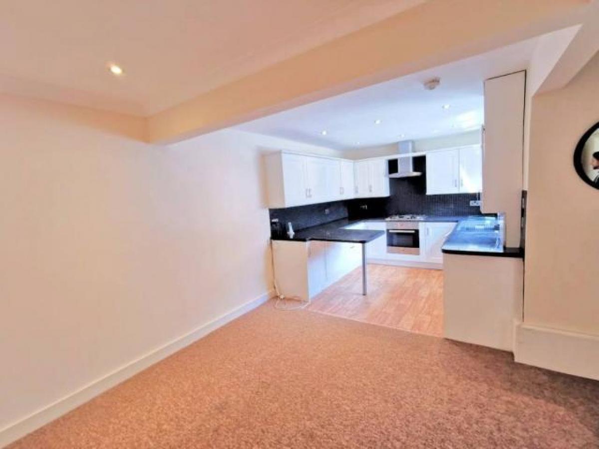 Picture of Apartment For Rent in Oldbury, West Midlands, United Kingdom
