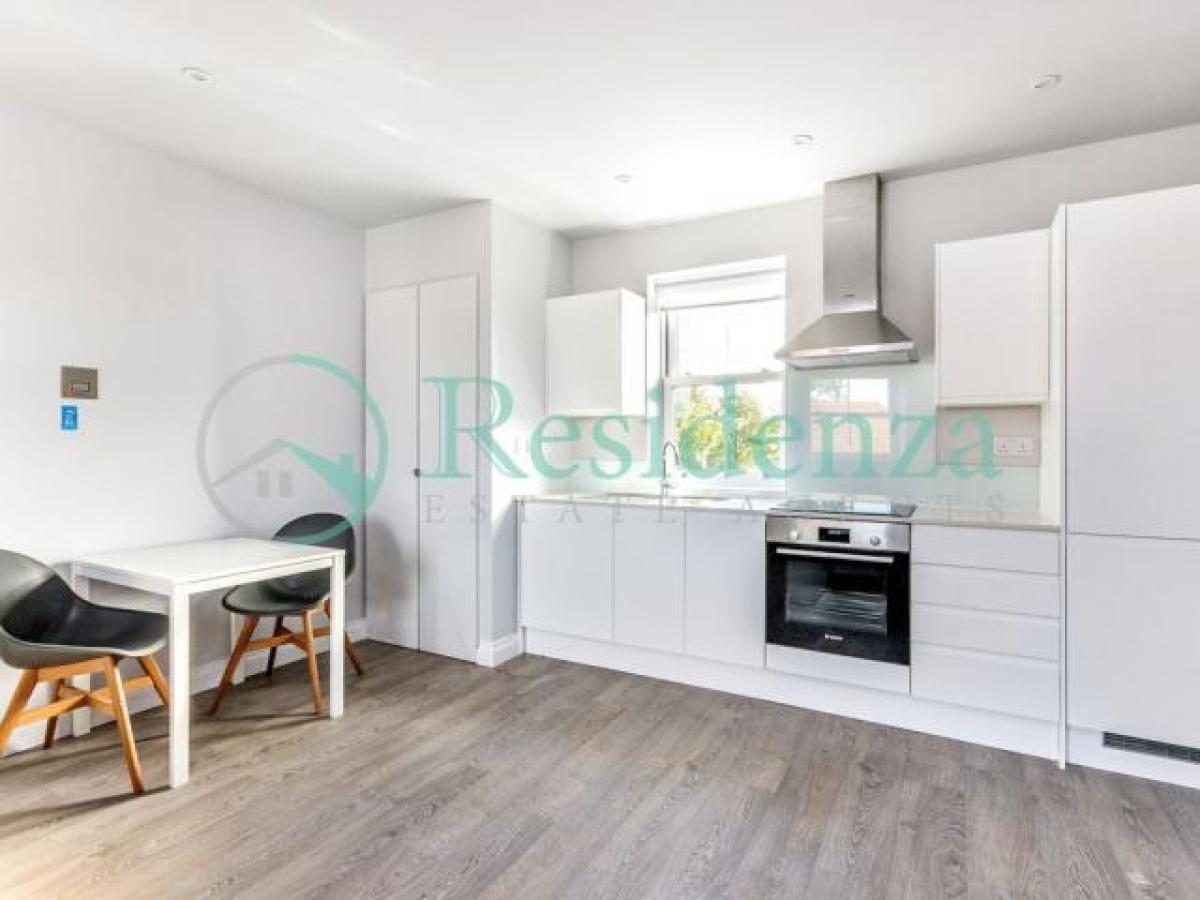 Picture of Apartment For Rent in Mitcham, Greater London, United Kingdom