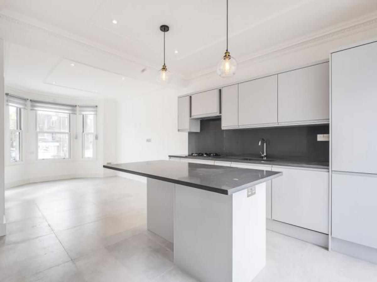 Picture of Home For Rent in Surbiton, Greater London, United Kingdom