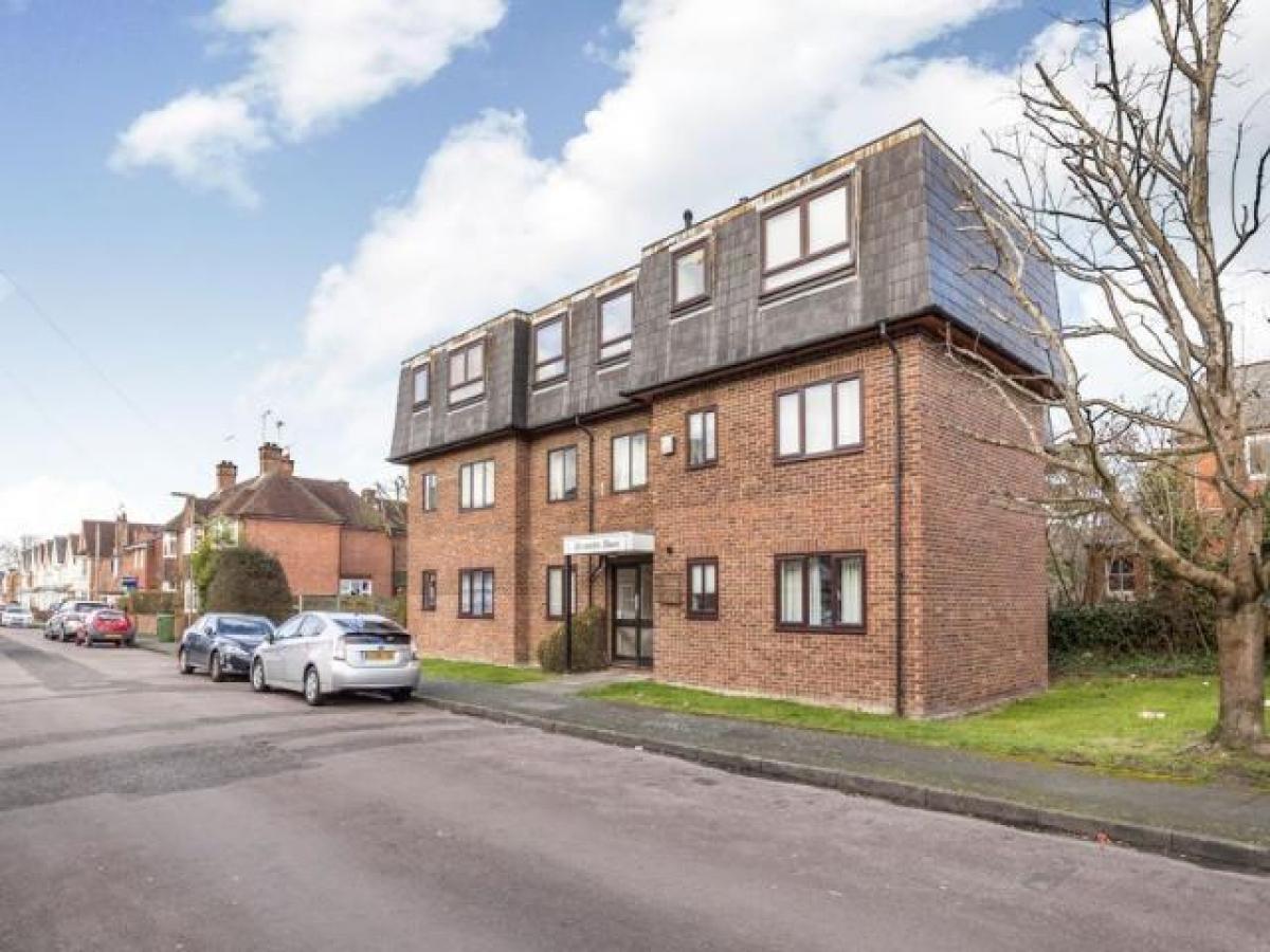 Picture of Apartment For Rent in Camberley, Surrey, United Kingdom