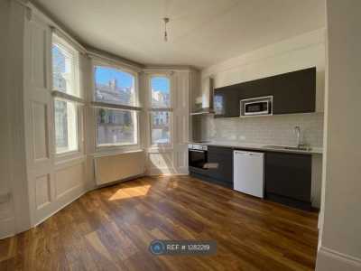 Apartment For Rent in Hove, United Kingdom