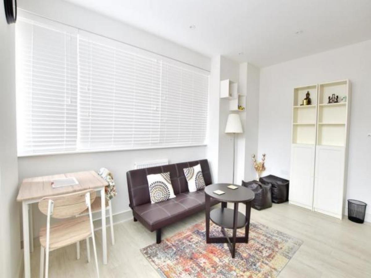 Picture of Apartment For Rent in Uxbridge, Greater London, United Kingdom