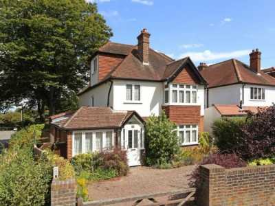 Home For Rent in Esher, United Kingdom