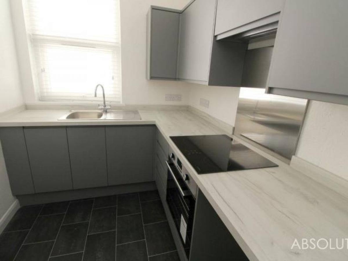 Picture of Apartment For Rent in Torquay, Devon, United Kingdom