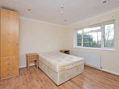 Apartment For Rent in Camberley, United Kingdom