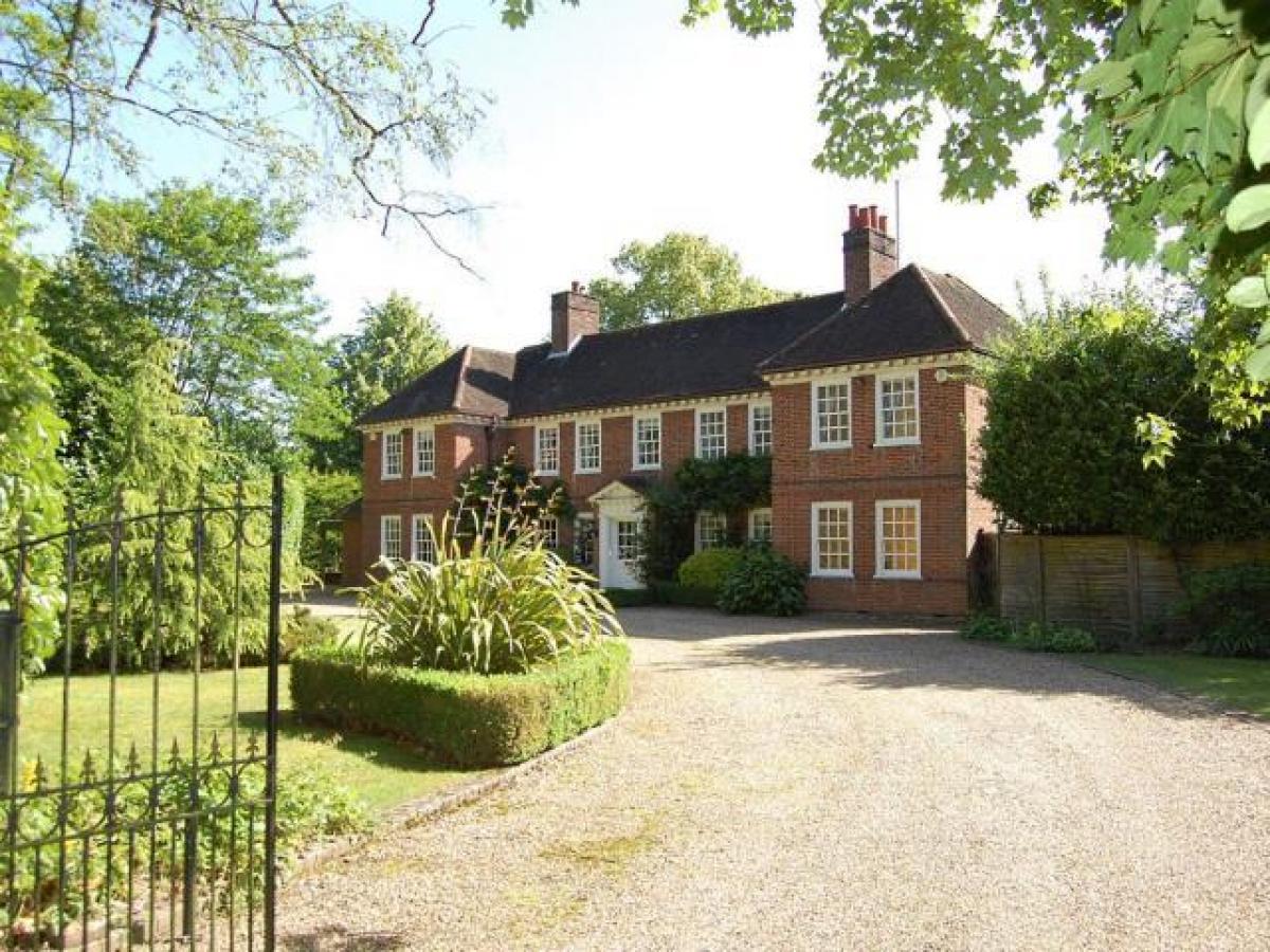Picture of Home For Rent in Beaconsfield, Buckinghamshire, United Kingdom