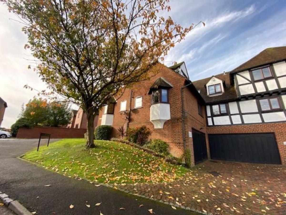 Picture of Apartment For Rent in High Wycombe, Buckinghamshire, United Kingdom