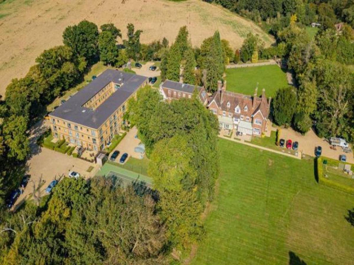 Picture of Apartment For Rent in Hatfield, Herefordshire, United Kingdom