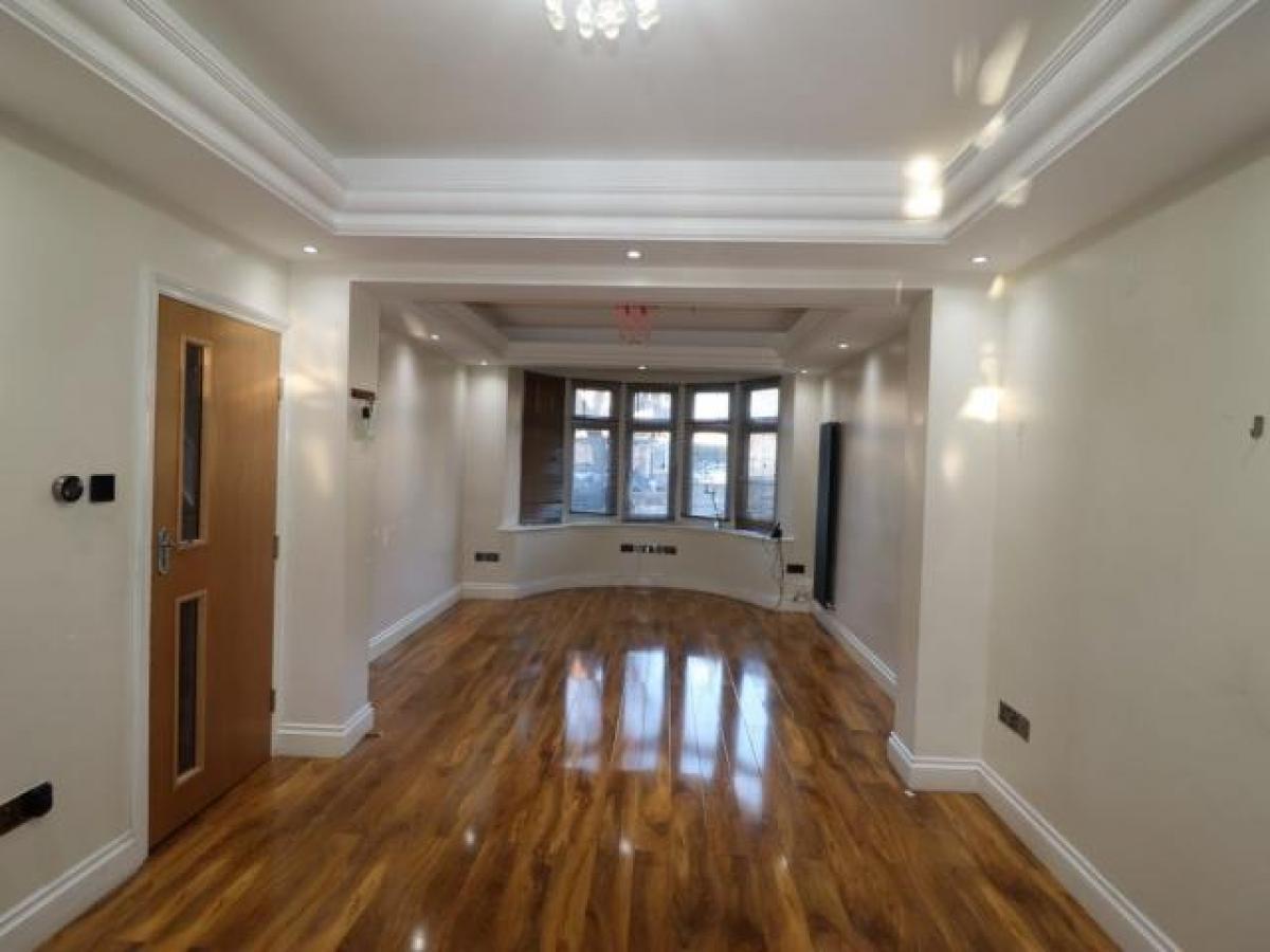 Picture of Home For Rent in Ilford, Greater London, United Kingdom