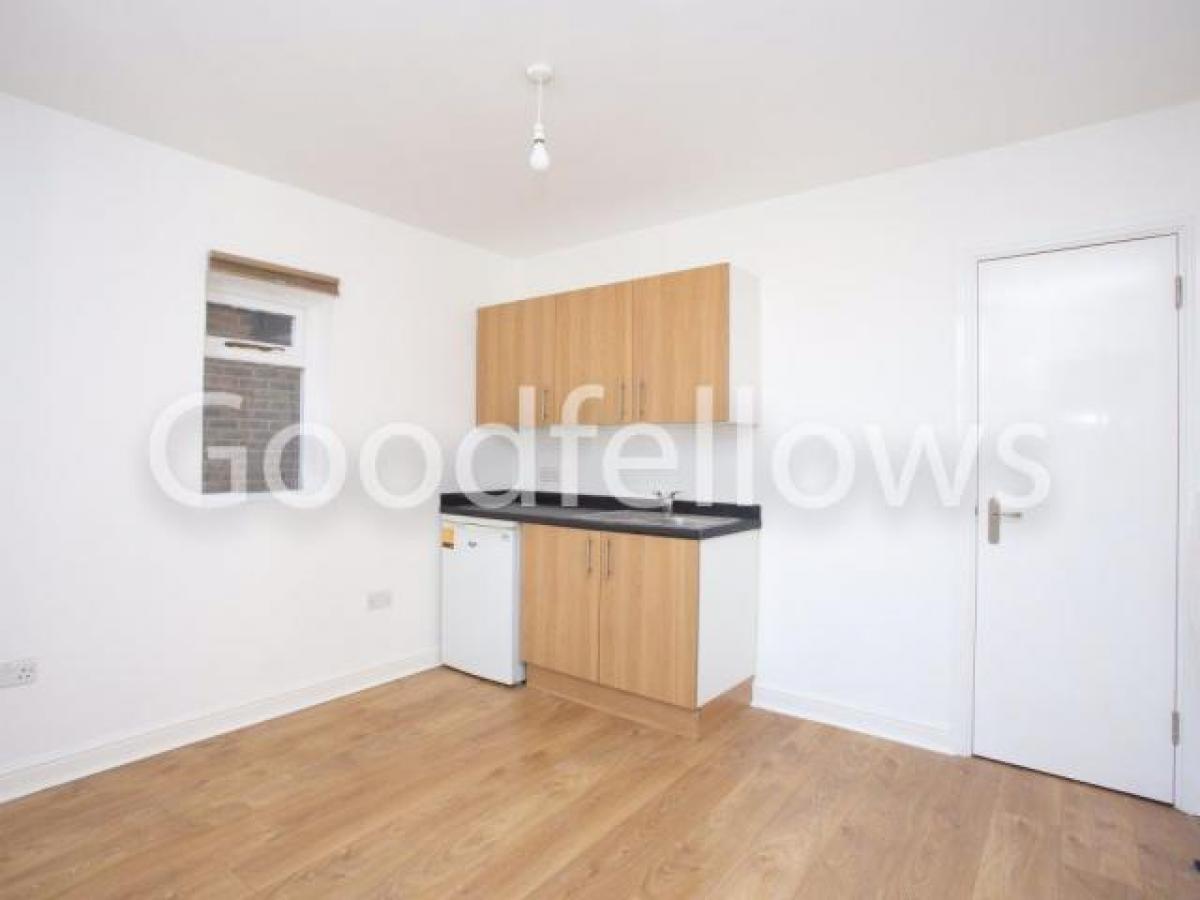 Picture of Apartment For Rent in Mitcham, Greater London, United Kingdom