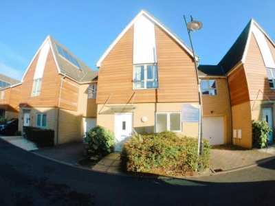 Home For Rent in Chatham, United Kingdom