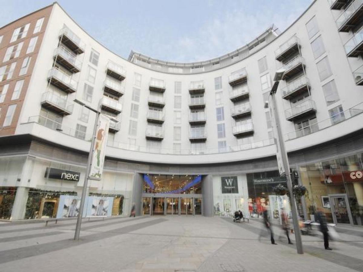 Picture of Apartment For Rent in Walton on Thames, Surrey, United Kingdom