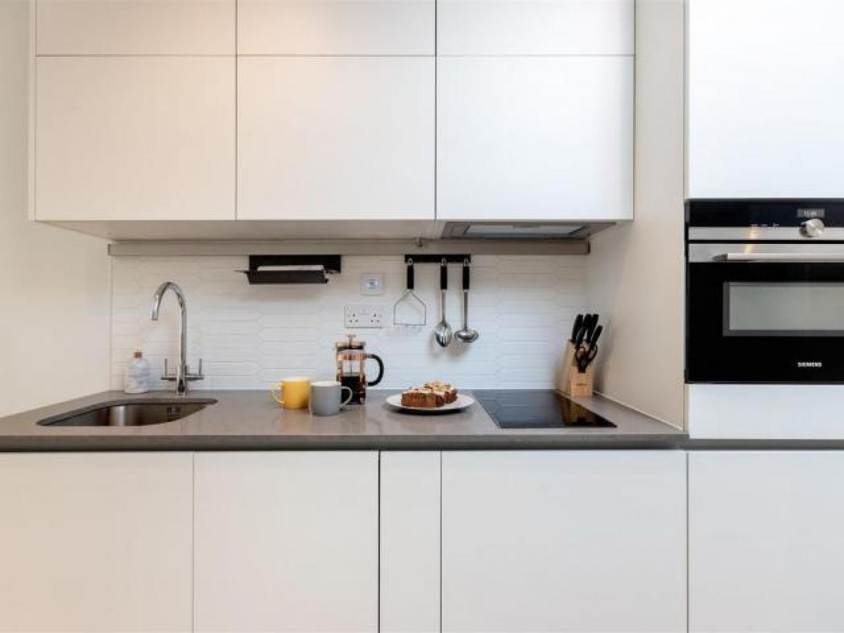 Picture of Apartment For Rent in Redhill, Surrey, United Kingdom