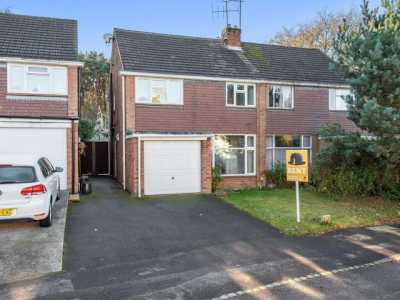 Home For Rent in Crowthorne, United Kingdom