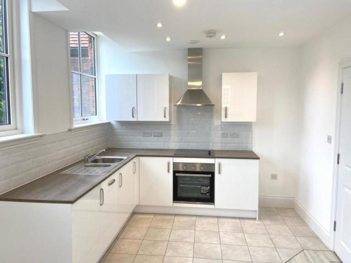 Picture of Apartment For Rent in Smethwick, West Midlands, United Kingdom