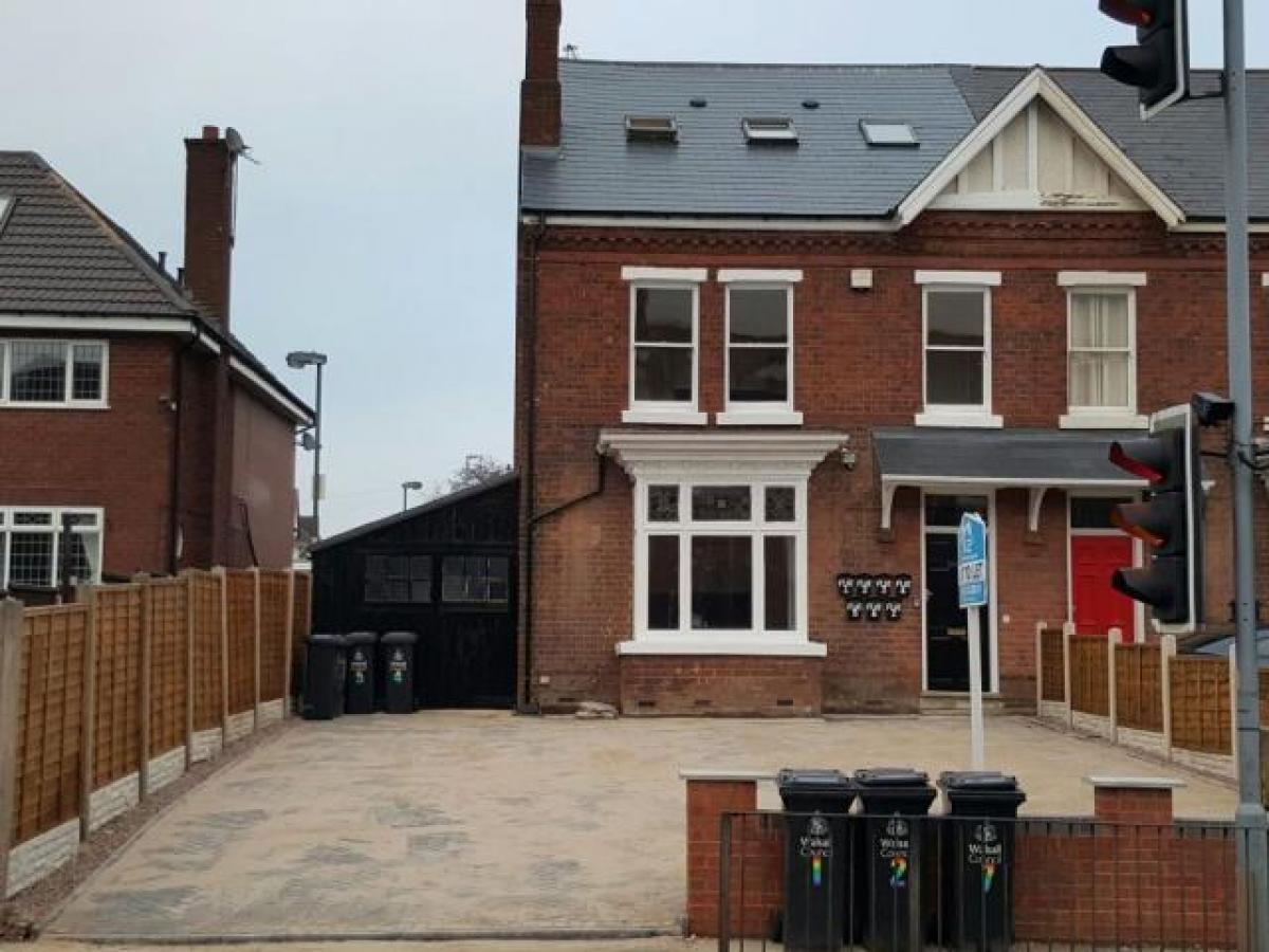 Picture of Apartment For Rent in Walsall, West Midlands, United Kingdom