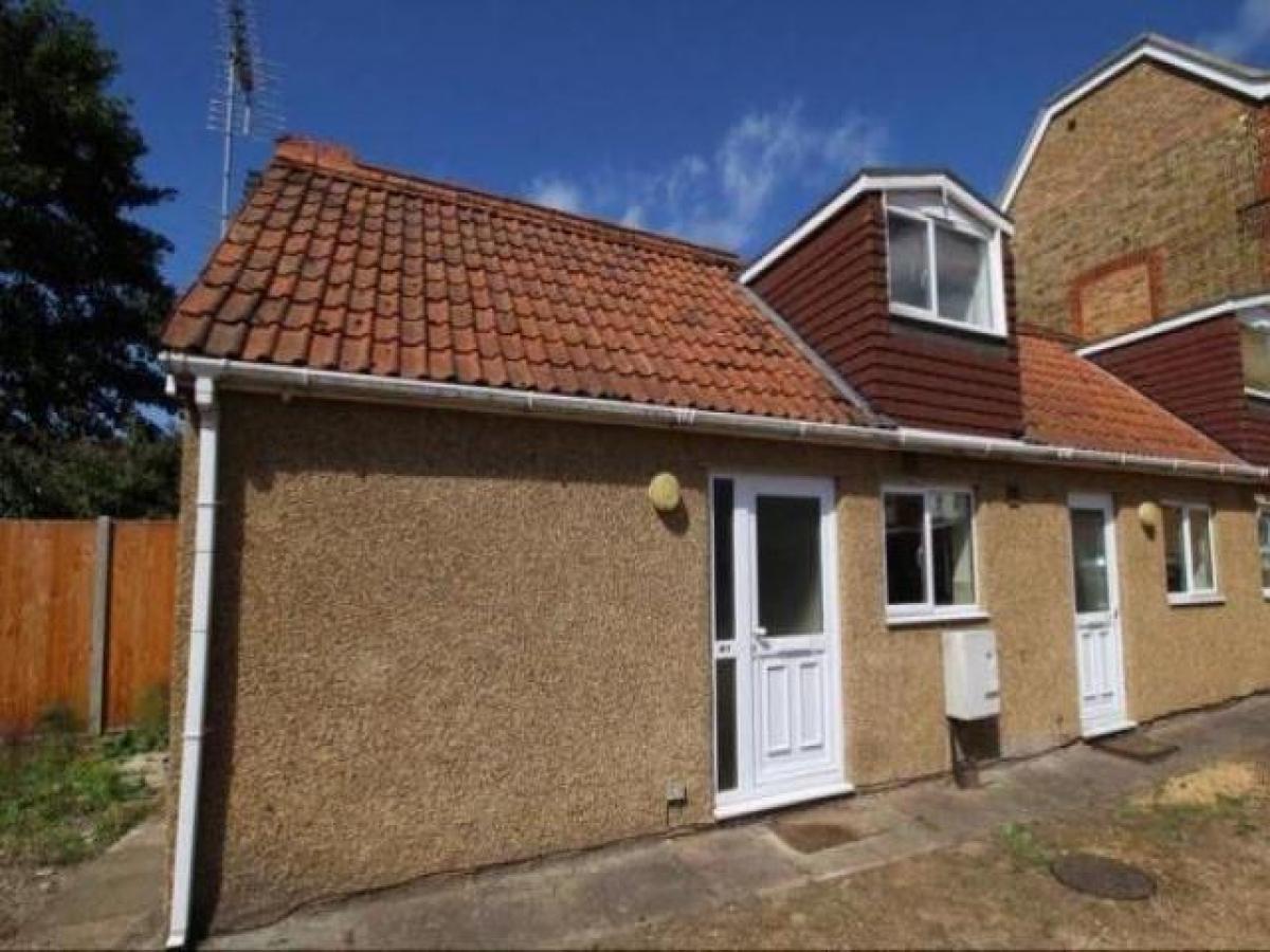 Picture of Apartment For Rent in Egham, Surrey, United Kingdom