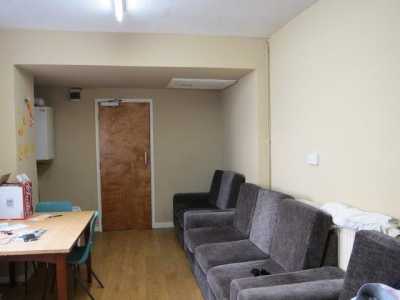 Home For Rent in Pontypridd, United Kingdom