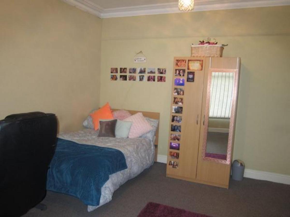 Picture of Home For Rent in Pontypridd, Mid Glamorgan, United Kingdom