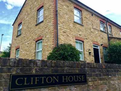 Apartment For Rent in Egham, United Kingdom