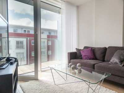 Apartment For Rent in Epsom, United Kingdom