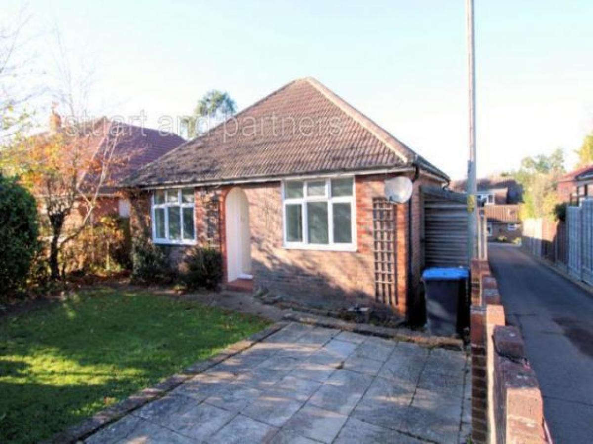 Picture of Bungalow For Rent in Haywards Heath, West Sussex, United Kingdom