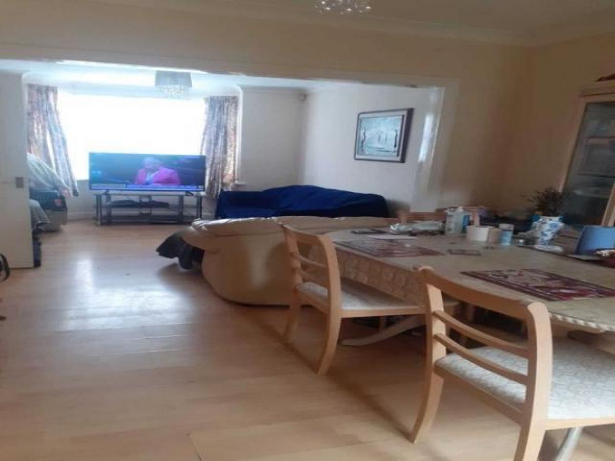 Picture of Apartment For Rent in Luton, Bedfordshire, United Kingdom