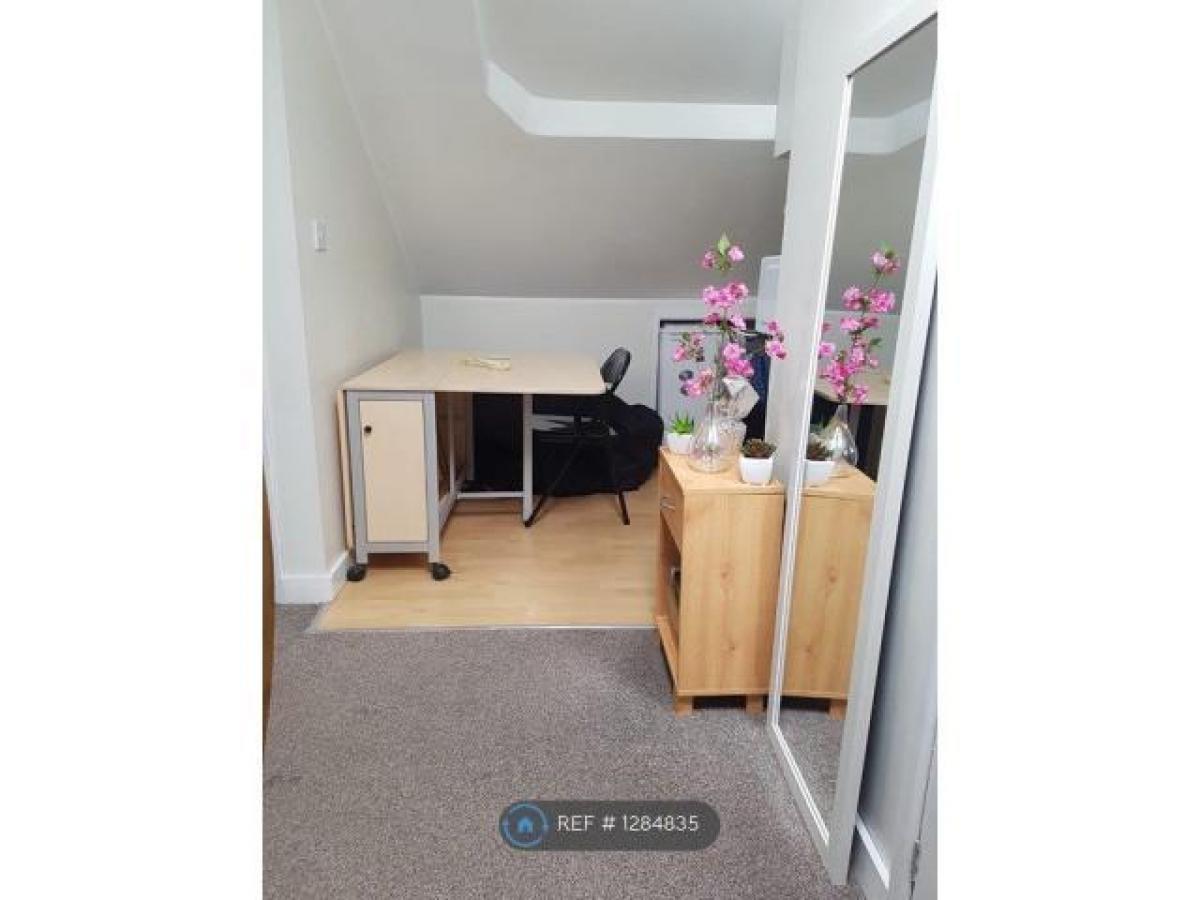 Picture of Apartment For Rent in Uxbridge, Greater London, United Kingdom